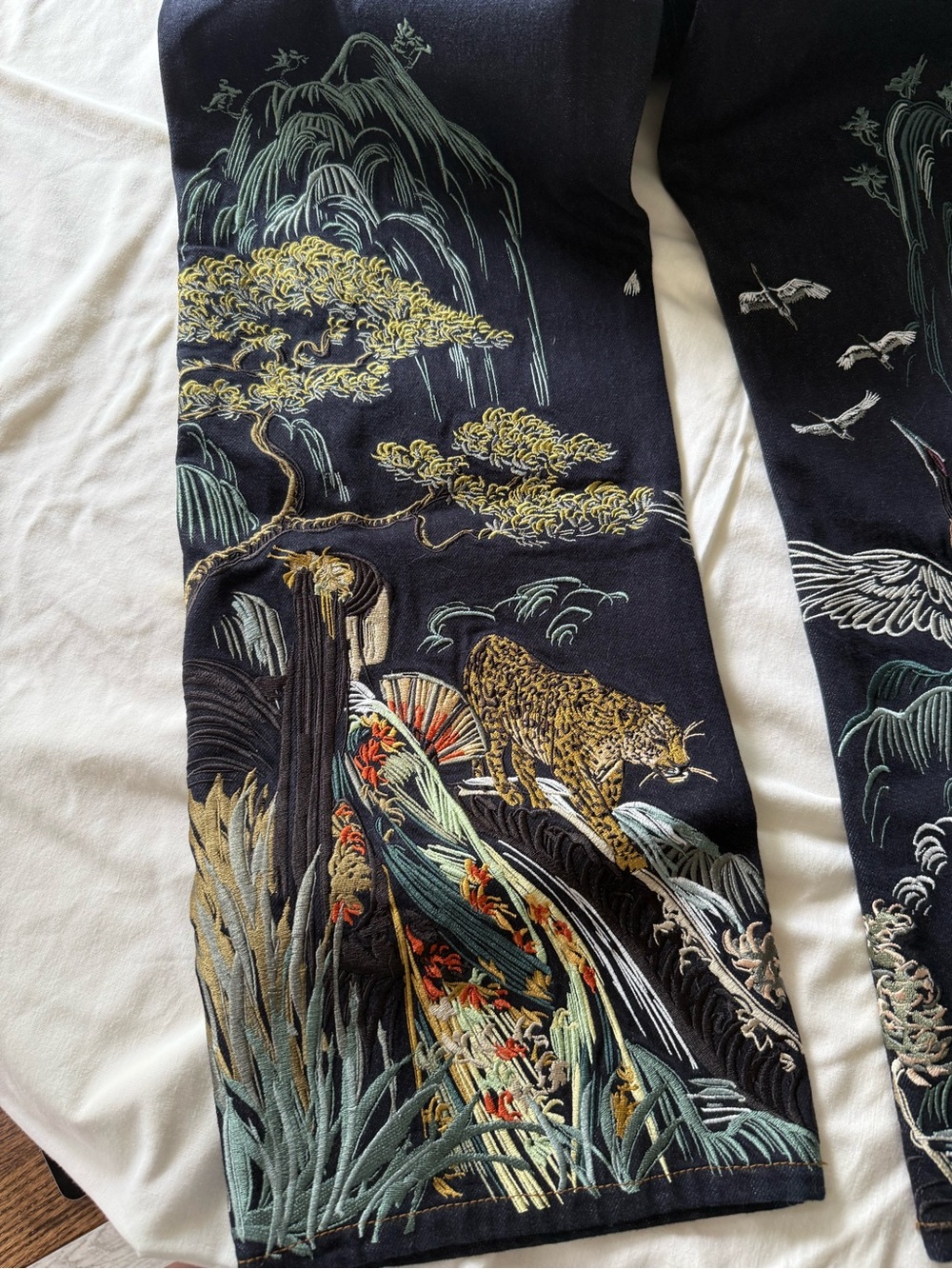 Vescartes Tsuru Denim with Embroidery